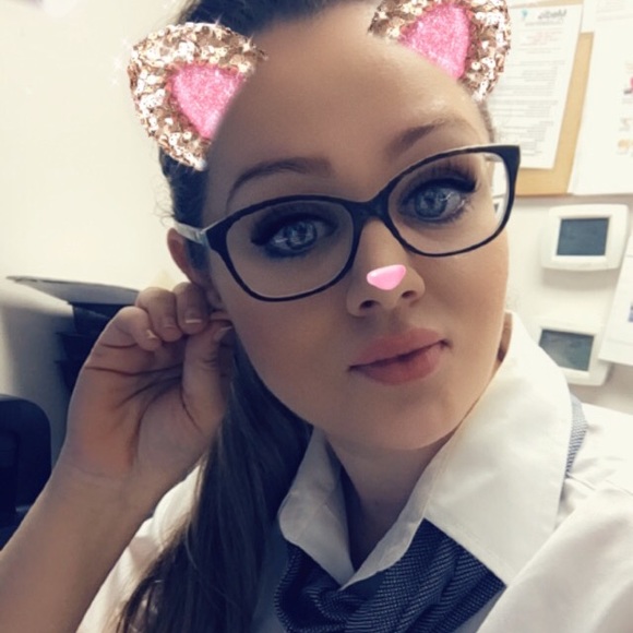 Meet your Posher, Shawna - Picture 1 of 1